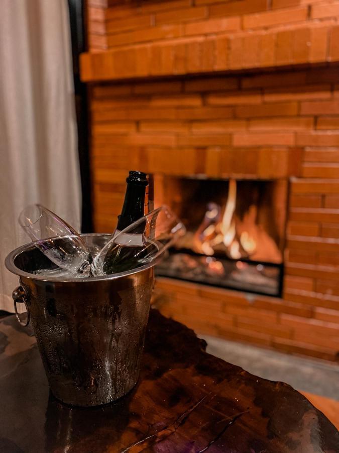 Chale Romantico Com Banheira De Hidromassagem E Lareira Bom Retiro  Eksteriør bilde